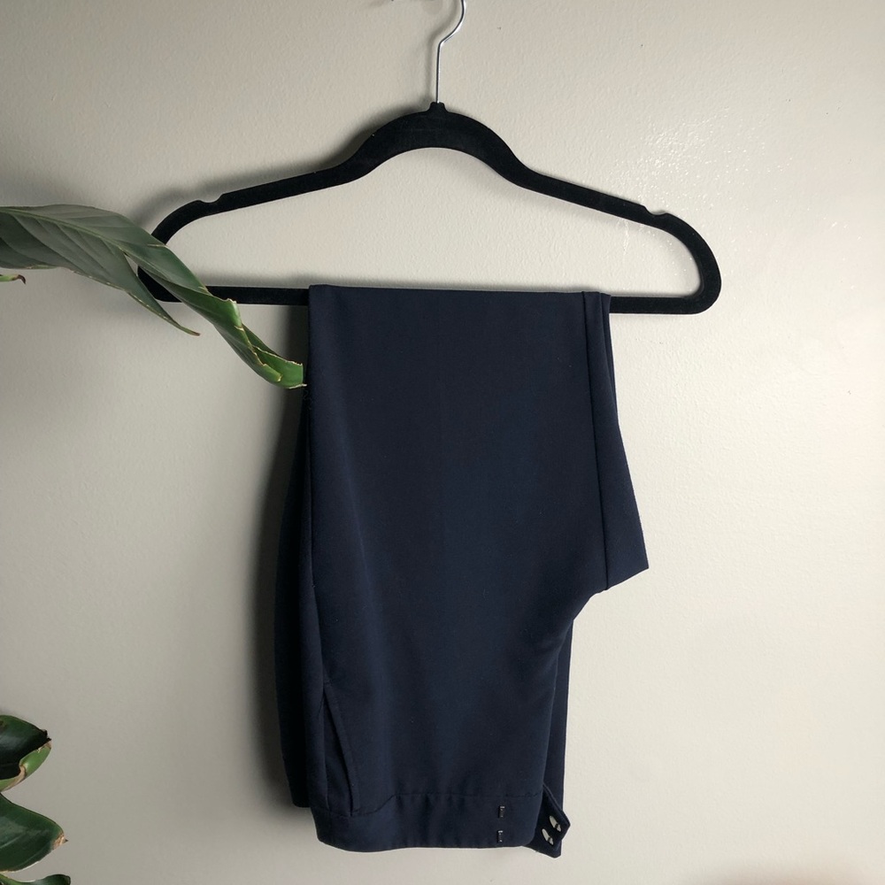 Navy blue Covington Essentials pant